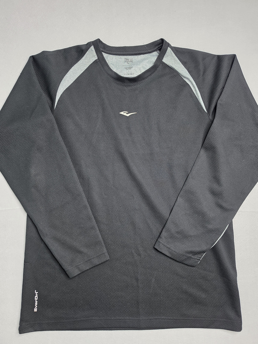 Everlast Long Sleeve Athletic Tee in Charcoal with Light Gray Accents
